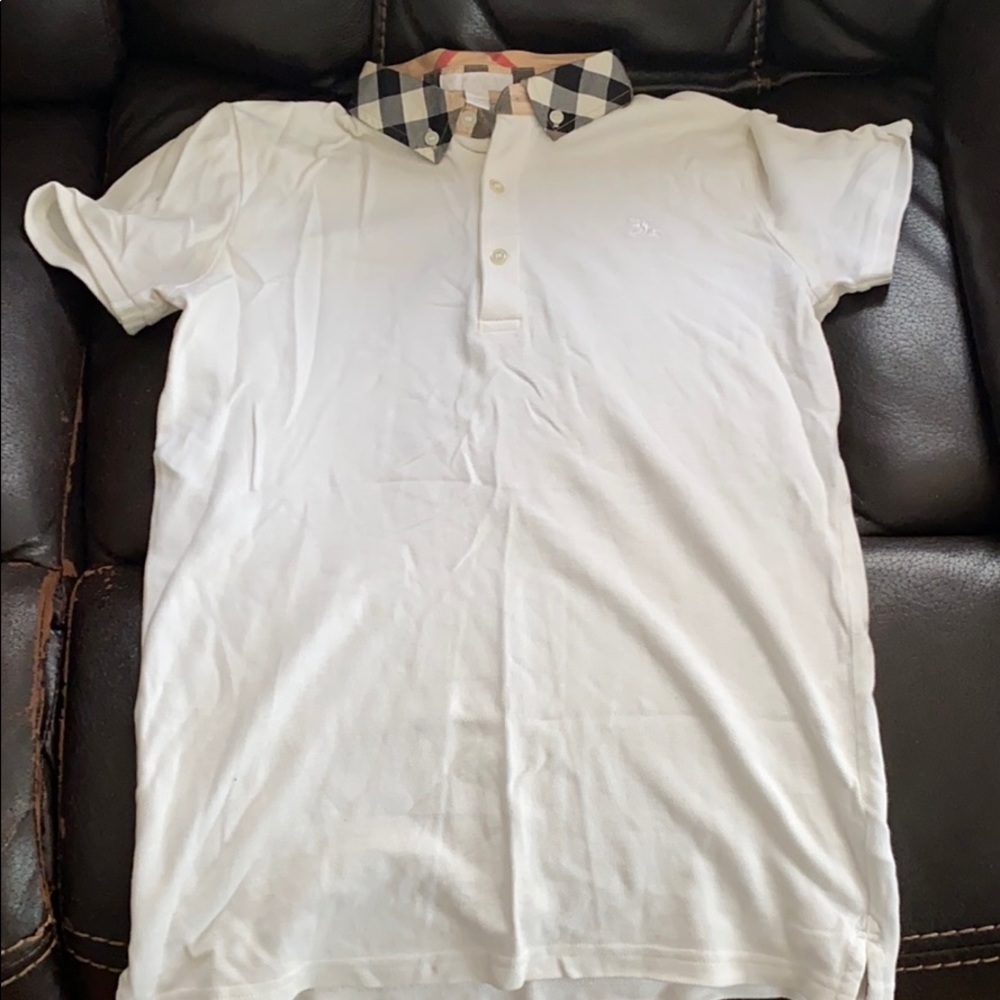 white burberry polo t-shirt